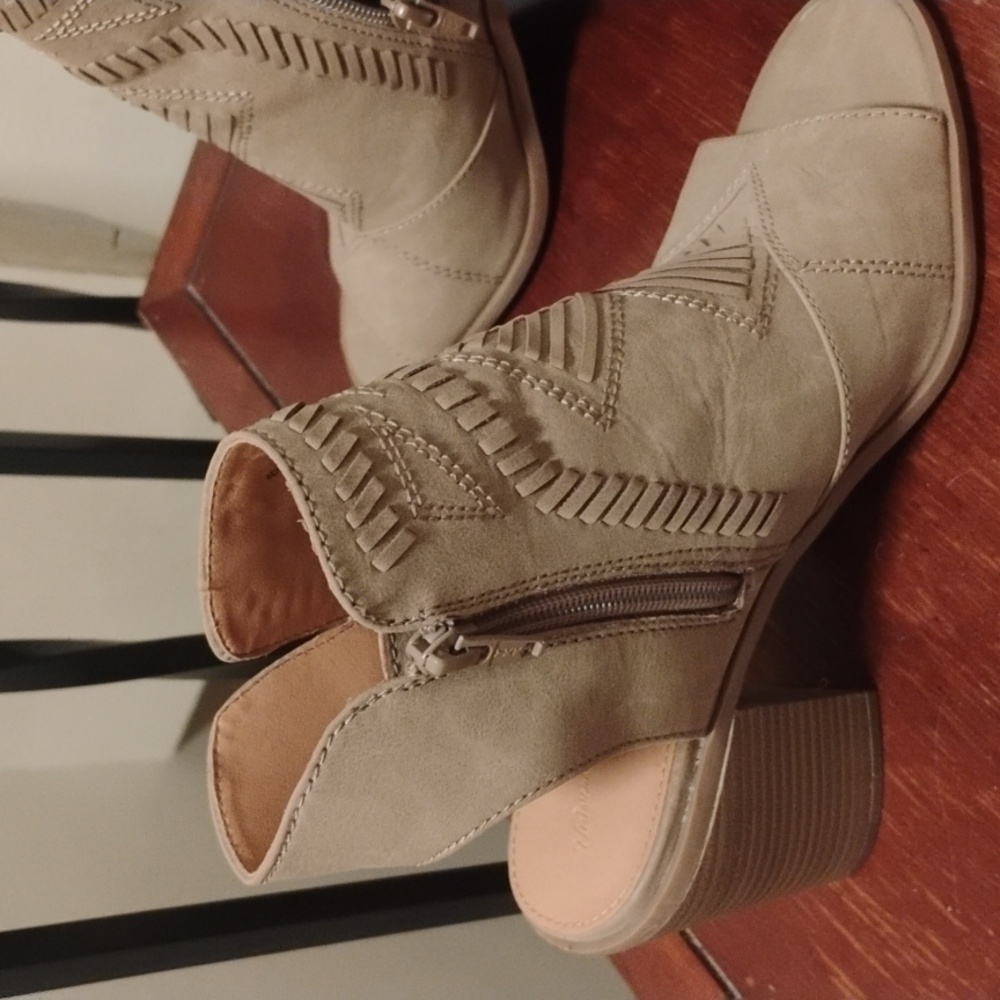 Universal Thread Booties - image 6
